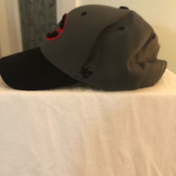 Cincinnati Reds Hat - Picture 4 of 8